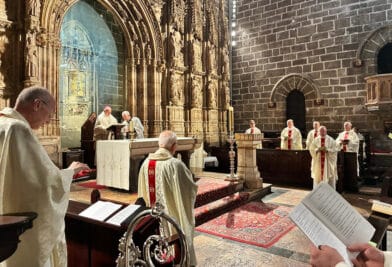 CATÓLICOS EN VALENCIA – El Arzobispo celebra la Misa “pro eligendo Romano Pontífice” en la Capilla del Santo Cáliz