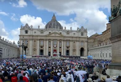 CATÓLICOS EN VALENCIA – El Papa León XIV preside la misa de inicio de su Pontificado: Amor y unidad