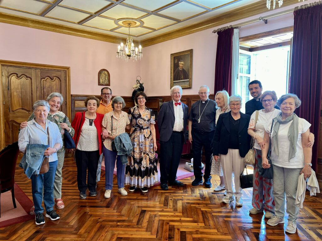 CATÓLICOS DE LUGO – El Obispo recibe a los representantes de Vida Ascendente