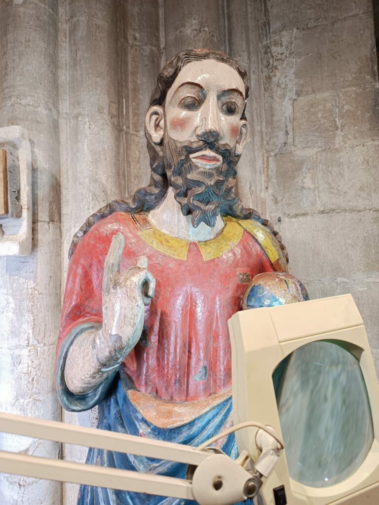 CATÓLICOS DE ASTURIAS – Restauración de la imagen del Salvador, en la Catedral