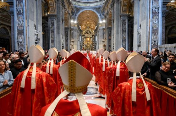 CATÓLICOS EN SEVILLA – Hoy, 7 de mayo, comienza el cónclave que elegirá nuevo Papa