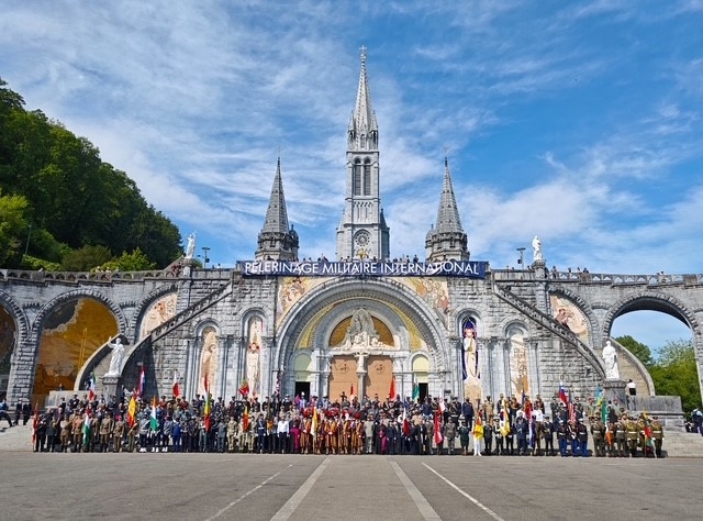 ARZOBISPADO CASTRENSE – Misa Internacional en el 65 Encuentro de militares por la paz
