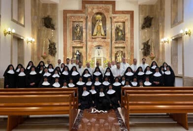 CATÓLICOS EN VALENCIA – Los sacerdotes valencianos de Roma celebran la festividad de la Virgen con las Hermanitas de los Ancianos Desamparados