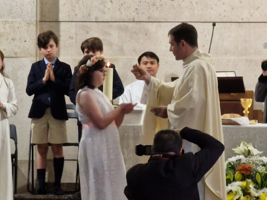 CATÓLICOS EN FERROL – La pastoral claretiana impulsa la vivencia de la fe en mayo con celebraciones de comunión y confirmación
