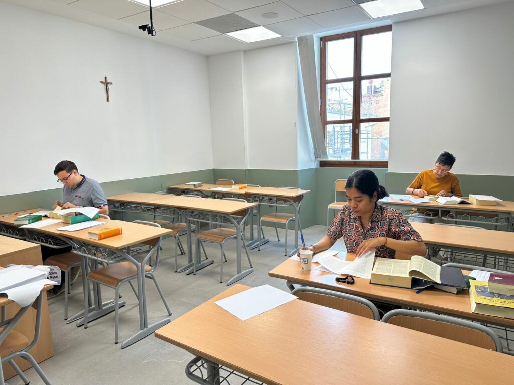 CATÓLICOS EN VALENCIA – Exámenes de Bachillerato en Teología y Ciencias Religiosas y complexivos de Licenciatura en Teología