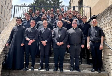 CATÓLICOS EN VALENCIA – Los sacerdotes del Convictorio visitan Bocairent y Agres, acompañados por el Arzobispo