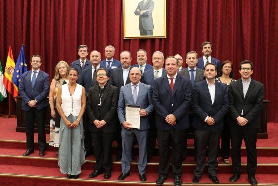 CATÓLICOS EN SEVILLA – El Paraninfo de la Hispalense acoge el comienzo de la andadura de la cátedra Arzobispo Juan del Río Marín