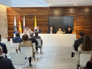 CATÓLICOS EN CANTABRIA – Una interesante mesa redonda aborda las dudas sobre cómo ser testigos de esperanza en el mundo actual