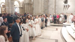 CATÓLICOS EN CANTABRIA – Multitudinaria y emotiva celebración del Corpus Christi en la S.I.B. Catedral de Santander