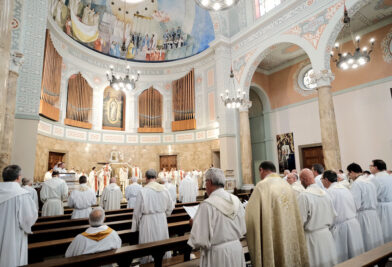 CATÓLICOS EN VALENCIA – El Arzobispo, en la fiesta de Jesucristo Sumo y Eterno Sacerdote, anima a ser “comunidades vivas y discípulos misioneros”