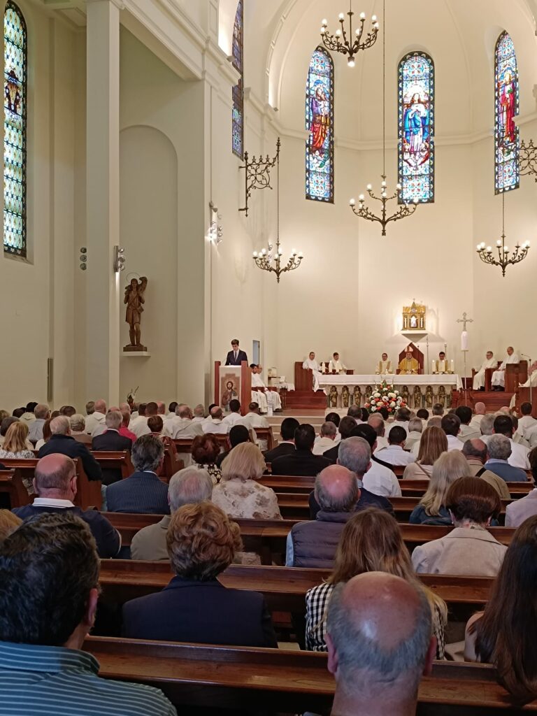 CATÓLICOS DE ASTURIAS – Celebración de las Bodas de Oro y Plata sacerdotales 2025: «La historia no está concluida y seguiréis escribiendo nuevos capítulos»