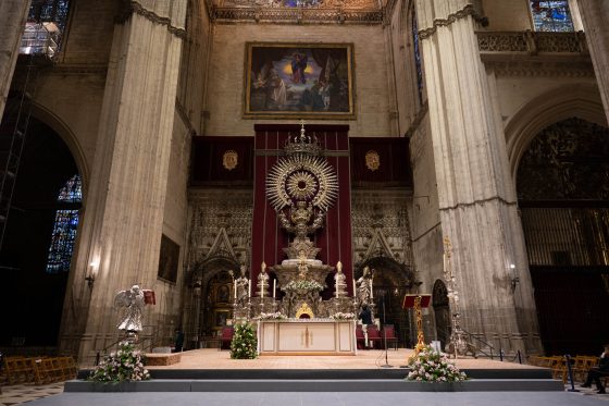 CATÓLICOS EN SEVILLA – La Fundación Cajasol acogerá la exposición sobre la restauración del altar de plata de la Catedral de Sevilla