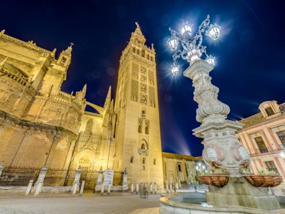 CATÓLICOS EN SEVILLA – ‘Noches de la Catedral’, cuatro experiencias de visitas al templo metropolitano al caer la noche
