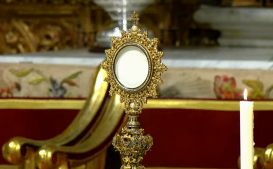 CATÓLICOS EN SEVILLA – La Iglesia vive de la Eucaristía