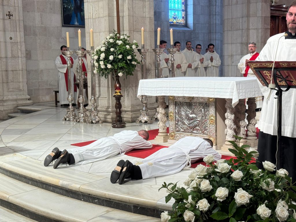 CATÓLICOS EN CANTABRIA – Dos nuevos diáconos para la Diócesis de Santander
