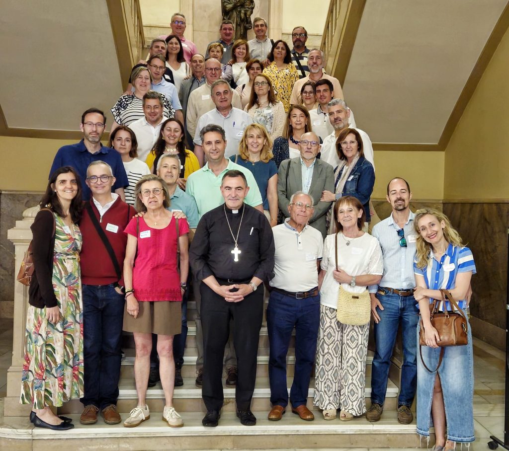 CATÓLICOS EN ÁVILA – Un encuentro para caminar juntos: la pastoral familiar se renueva en la región desde la escucha y el discernimiento