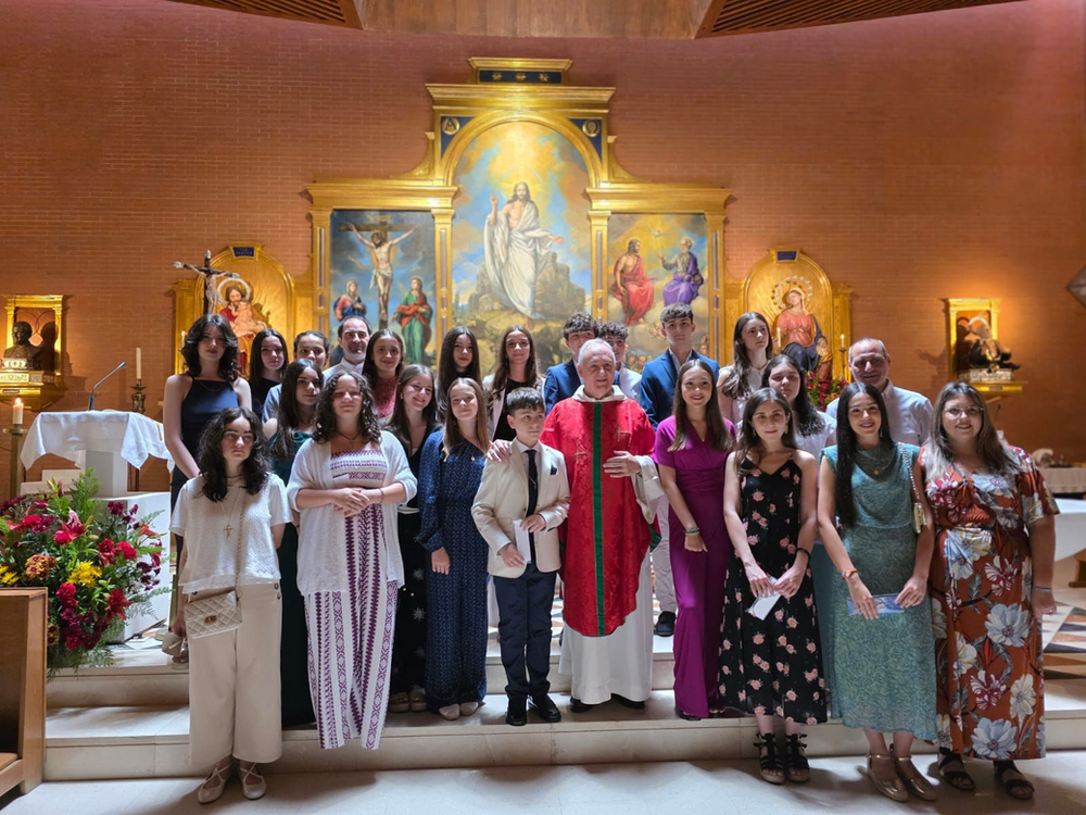CATÓLICOS EN SEVILLA – 16 jóvenes se confirman en nuestra Parroquia