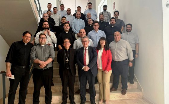 CATÓLICOS EN SEVILLA – Formación en administración y gestión de obras para los sacerdotes ordenados en el último quinquenio