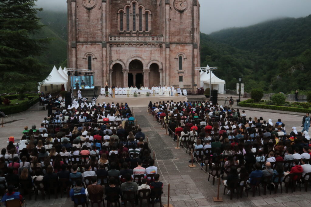 CATÓLICOS DE ASTURIAS – Cerca de 1.700 jóvenes de 19 nacionalidades participarán, este fin de semana, en la JEMJ en Covadonga