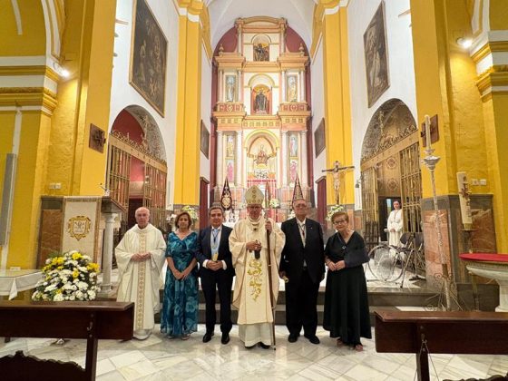 CATÓLICOS EN SEVILLA – Medallas Pro Ecclesia Hispalense a dos feligreses de la Parroquia de San Benito Abad