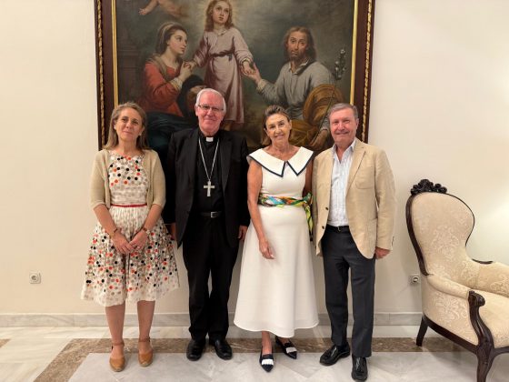 CATÓLICOS EN SEVILLA – La presidenta de Manos Unidas España presenta al arzobispo de Sevilla la actualidad eclesial y social de la oenegé de desarrollo de la Iglesia