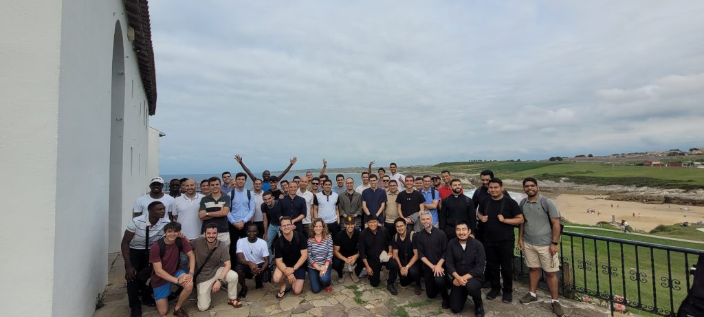 CATÓLICOS EN CANTABRIA – Exitosa y fructífera primera semana de las Jornadas formativas de verano para seminaristas