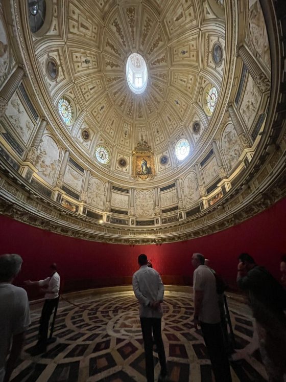 CATÓLICOS EN SEVILLA – Privados de libertad de Sevilla II participaron en la Octava del Corpus en la Catedral