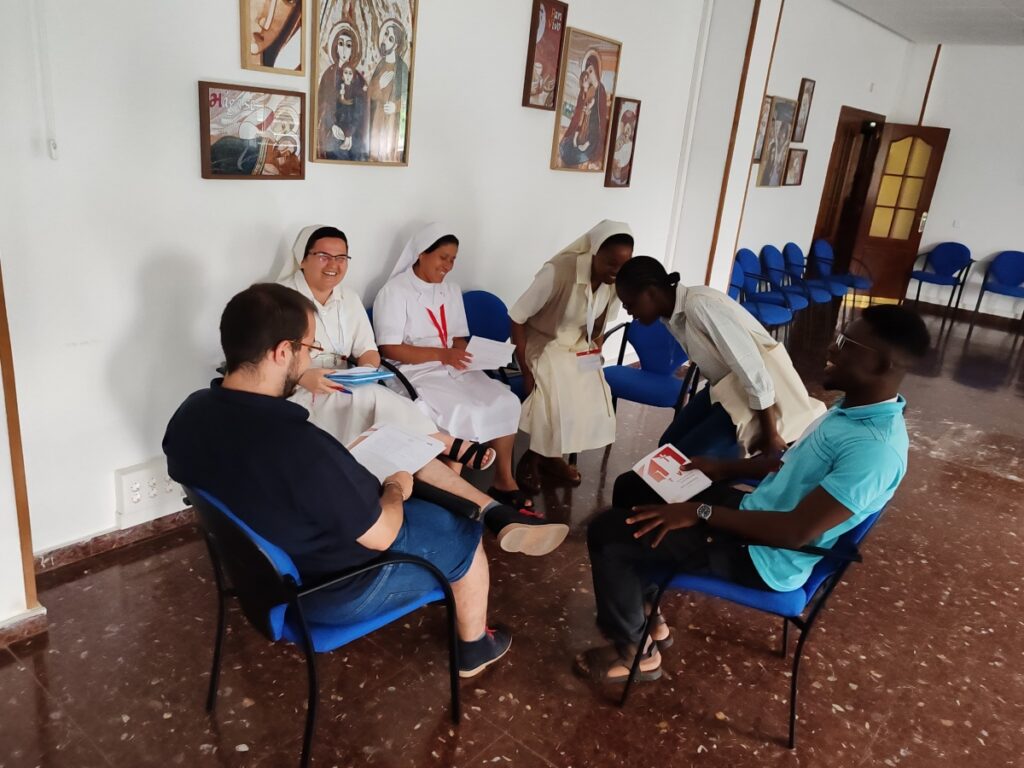 CATÓLICOS EN FERROL – “Bendice, alma mía, al Señor”, curso de profesión perpetua en la Escuela Regina Apostolorum