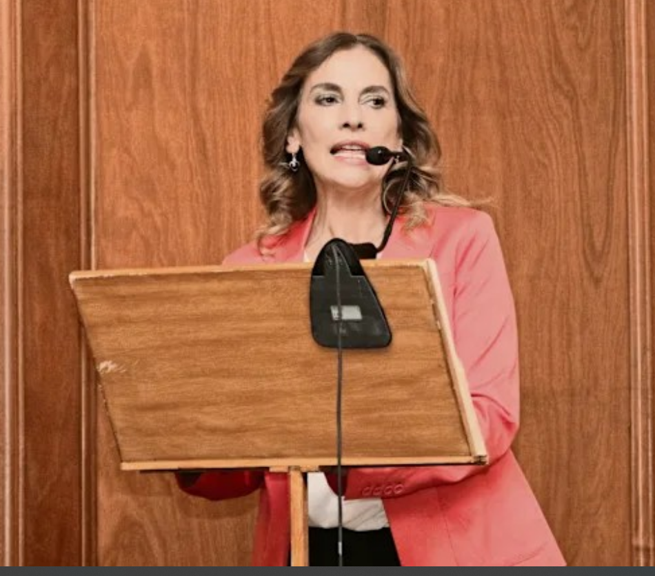 Tradicionalismo – La esposa de López Obrador, ideóloga negrolegendaria, se traslada a vivir a España