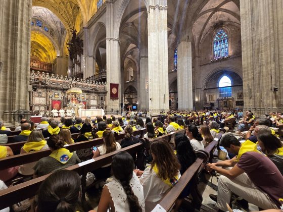 CATÓLICOS EN SEVILLA – Monseñor Saiz Meneses: «El educador cristiano ofrece la alegría de quien ha encontrado la verdad en Cristo»