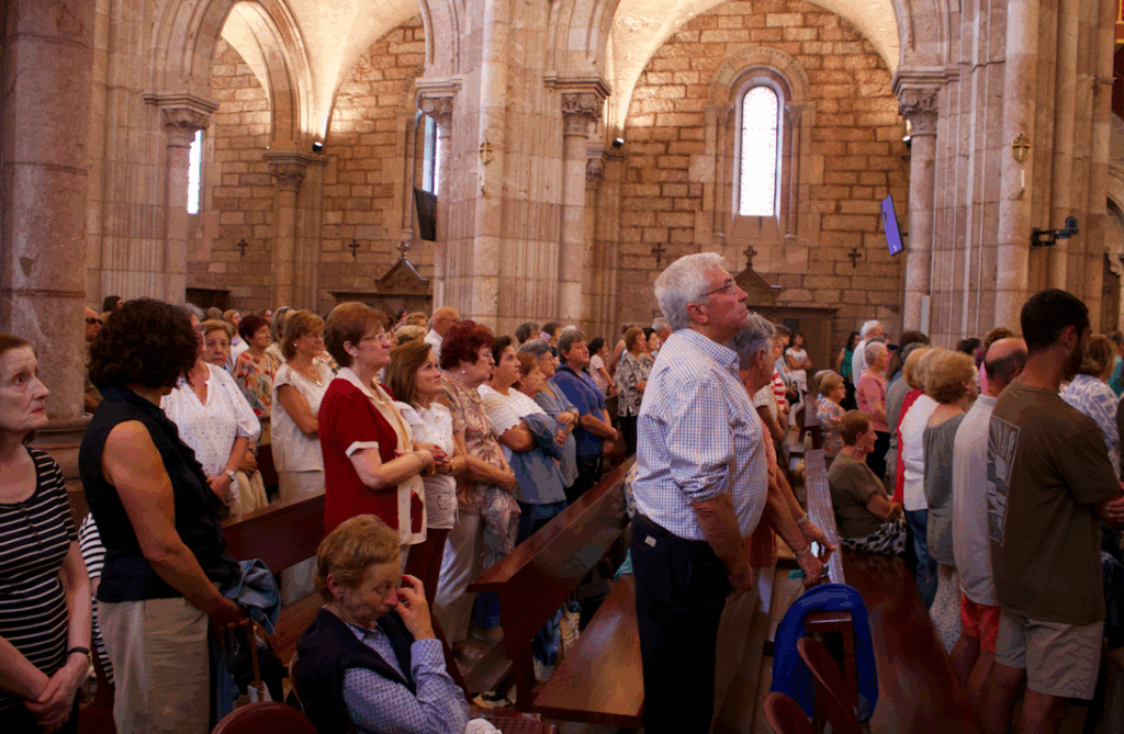 CATÓLICOS DE ASTURIAS – Comienza la Novena a la Santina 2025: «El ejemplo de María nos inspira a vivir con confianza en Dios»