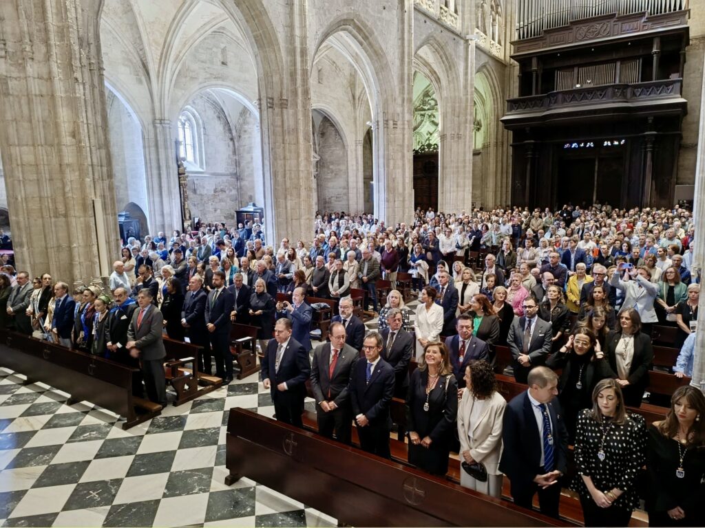 CATÓLICOS DE ASTURIAS – Finaliza la Perdonanza en la Catedral, unos días «con la atención puesta en la Santa Cruz»