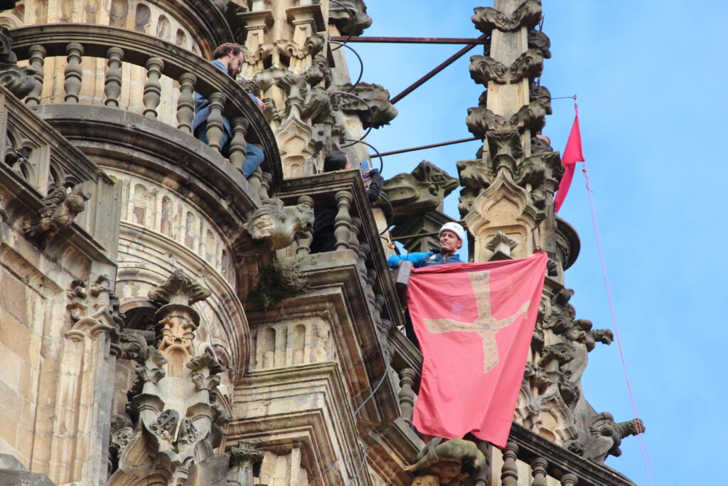 CATÓLICOS DE ASTURIAS – La Perdonanza, ocasión para meditar sobre la Cruz como signo de amor