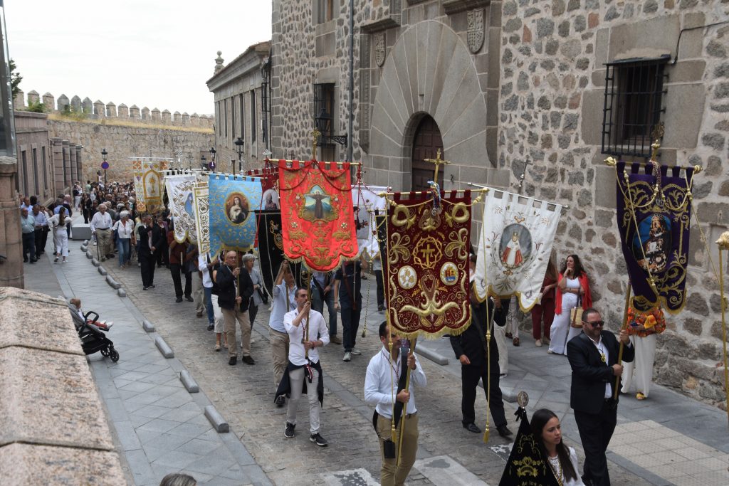 CATÓLICOS EN ÁVILA – Las cofradías, llamadas a ser «escuelas de vida cristiana» en un mundo necesitado de esperanza