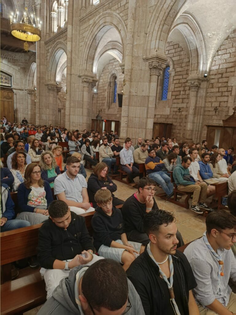 CATÓLICOS DE ASTURIAS – Vigilia de jóvenes en Covadonga: «El Señor cuenta con todos vosotros»