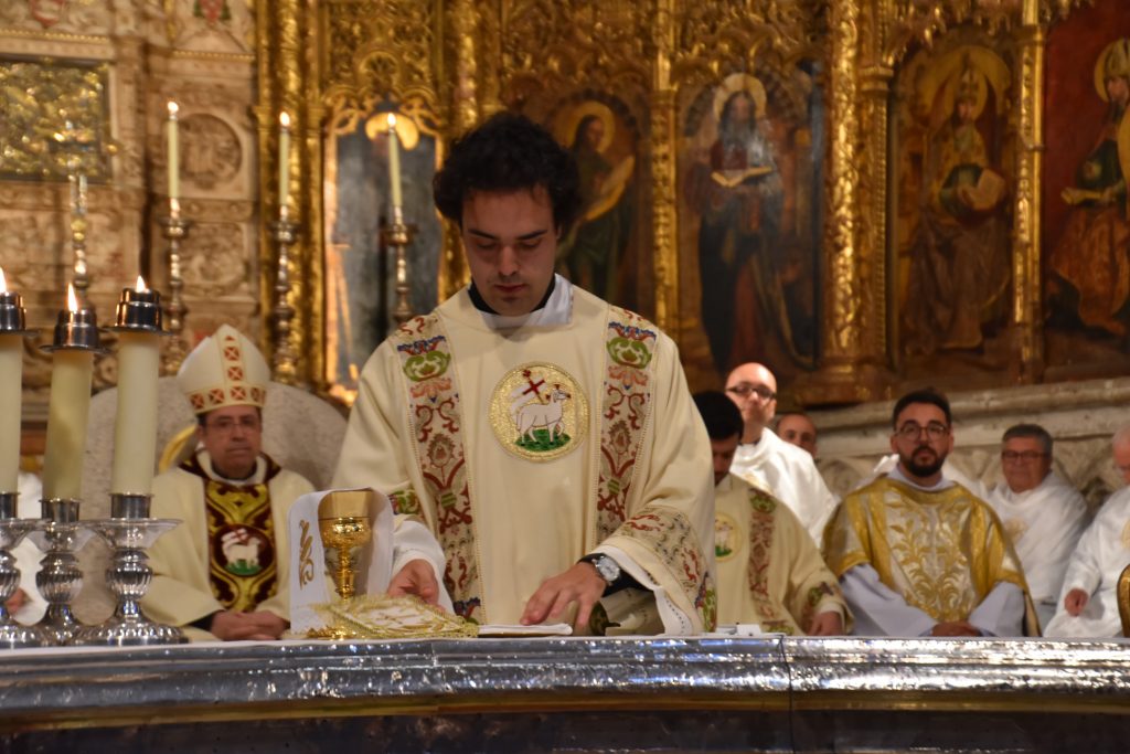 CATÓLICOS EN ÁVILA – «La alegría de los demás por mi ordenación me emociona»