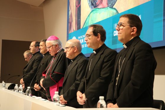 CATÓLICOS EN SEVILLA – Mons. Saiz Meneses inaugura el curso académico en la Facultad de Teología San Isidoro