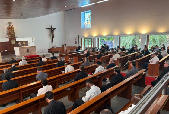 CATÓLICOS EN SEVILLA – Los sacerdotes deben ser «hombres de Dios encarnados en el pueblo»