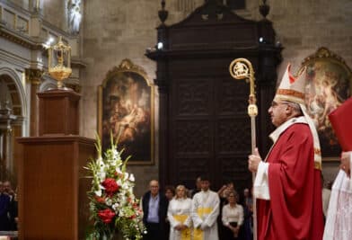CATÓLICOS EN VALENCIA – Arzobispo de Valencia: “Que la Eucaristía nos dé fuerzas para no perder la esperanza y mantener viva nuestra fe”