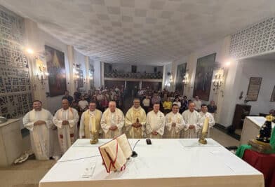 CATÓLICOS EN VALENCIA – Brasileños residentes en Valencia celebran a su patrona, Nuestra Señora la Aparecida, en la parroquia de Santa Ana