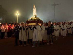 CATÓLICOS EN MADRID – Jóvenes Católicos Peregrina a FátimaSin Autor