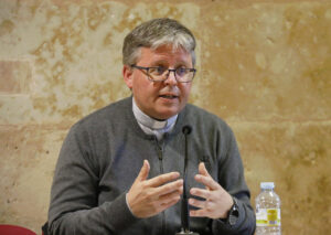 CATÓLICOS EN SALAMANCA – El clero diocesano inicia su formación permanente sobre la Iniciación cristiana