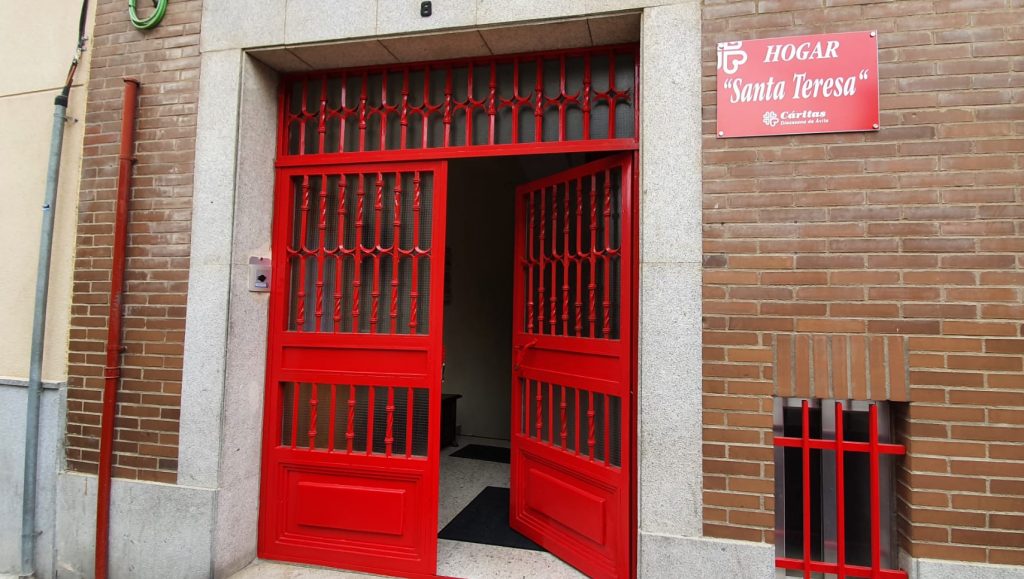 CATÓLICOS EN ÁVILA – «A veces, un abrazo o una escucha atenta son tan necesarios como un plato de comida»