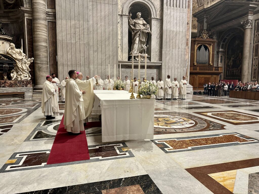 CATÓLICOS DE LUGO – Misa en la Cátedra de San Pedro