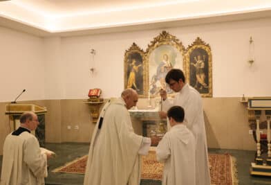 CATÓLICOS EN VALENCIA – Consagración y dedicación de la nueva parroquia de Valterna (Paterna), presidida por el Arzobispo