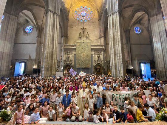 CATÓLICOS EN SEVILLA – La Catedral se llena de niños para ganar el jubileo