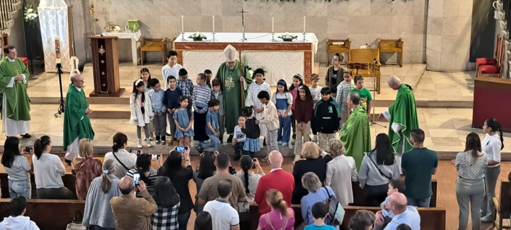 CATÓLICOS DE ASTURIAS – Las nuevas capillas de Ventanielles atraen a visitantes y a fieles del barrio