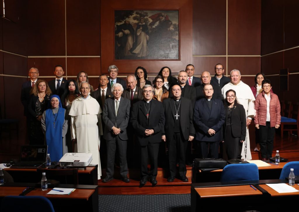 CATÓLICOS EN ÁVILA – El obispo de Ávila viaja a Bogotá para participar en el Congreso Internacional ‘Isabel la Católica, hoy’