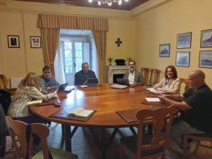 CATÓLICOS EN CANTABRIA – Delegados y responsables de enseñanza de la provincia eclesiástica de Oviedo se reúnen en Corbán para planificar el nuevo curso