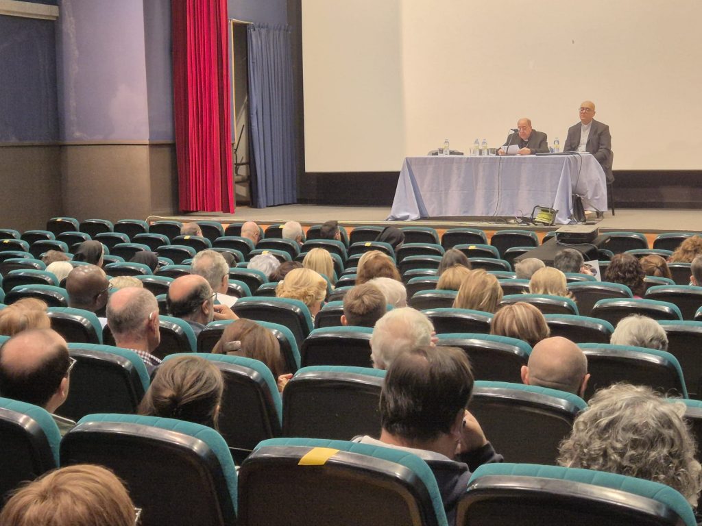 CATÓLICOS EN ÁVILA – “No podemos vivir como cristianos vergonzantes; la fe debe iluminar toda nuestra existencia”